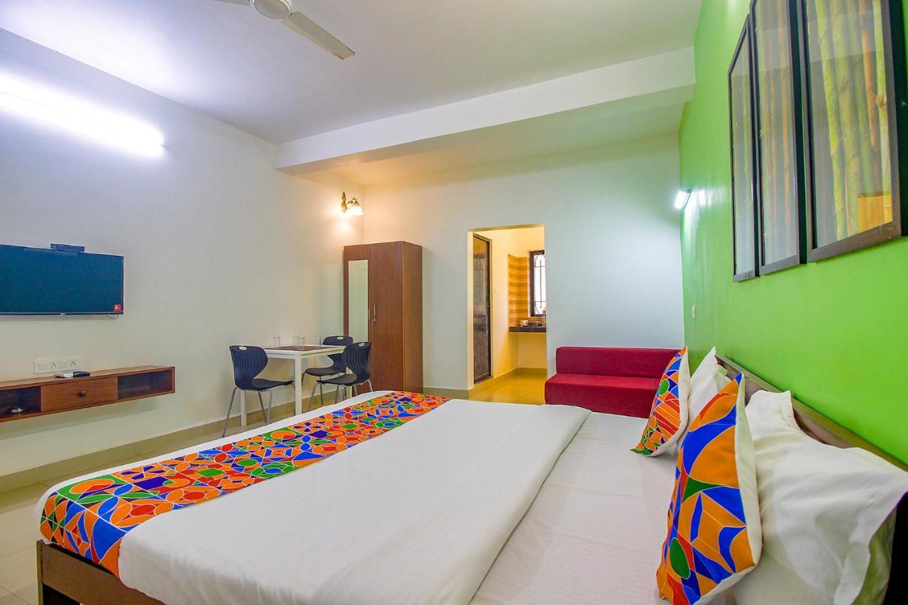 Fabescape Sk Studios With Pool & Gym, Arpora Goa Velha Exterior foto