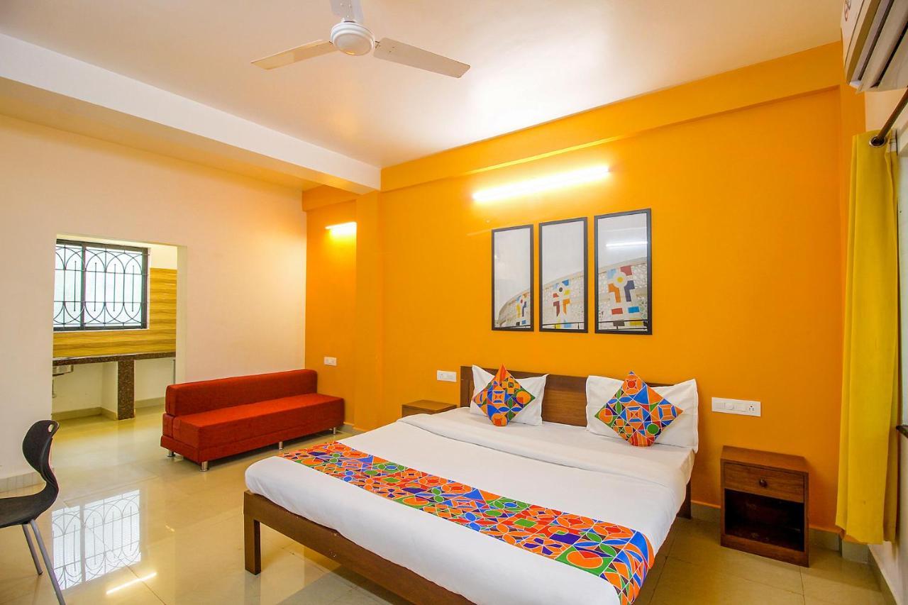 Fabescape Sk Studios With Pool & Gym, Arpora Goa Velha Exterior foto